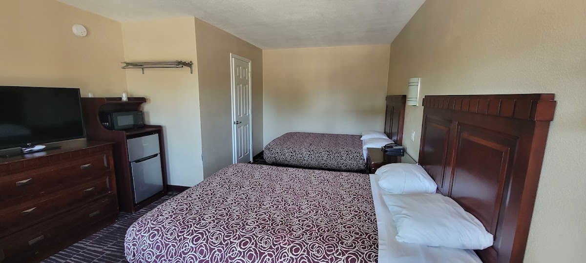 Economy Inn photo 2