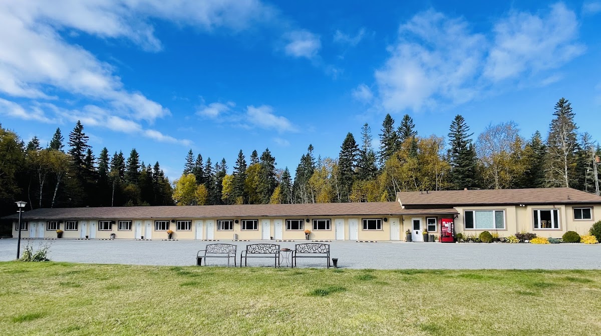 Parkway Motel
