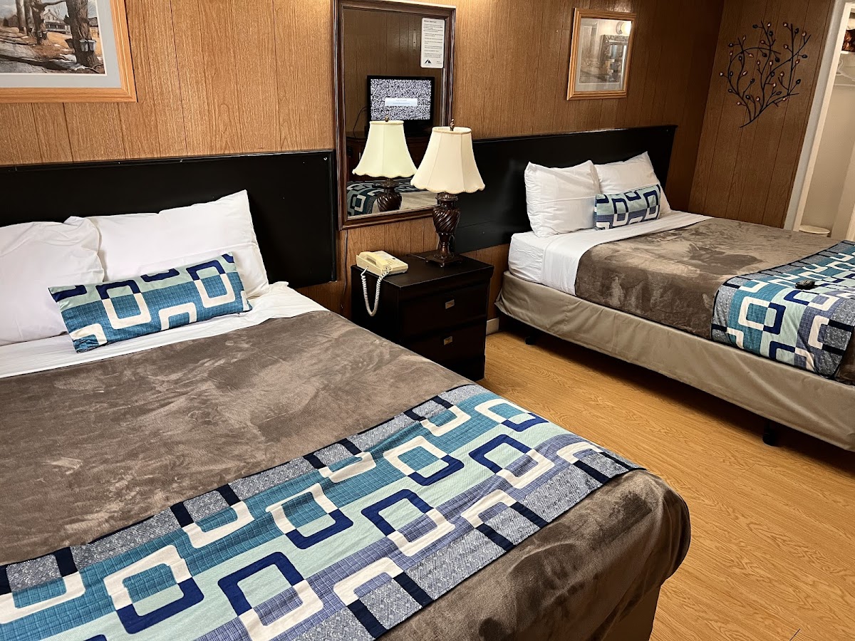 BLUE MOUNTAIN MOTEL photo 2