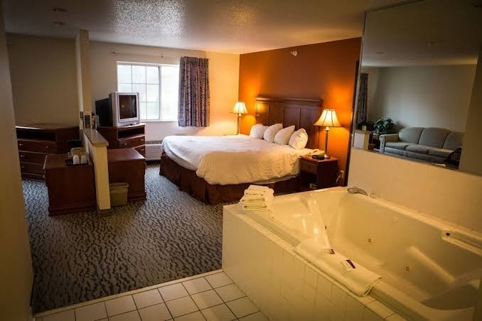 Regency Inn & Suites photo 2