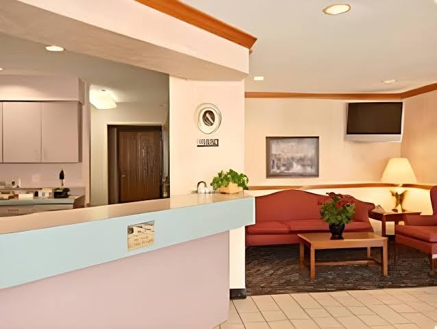 Regency Inn & Suites photo 3