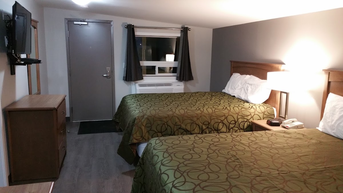 Sunrise Inn & Suites photo 2