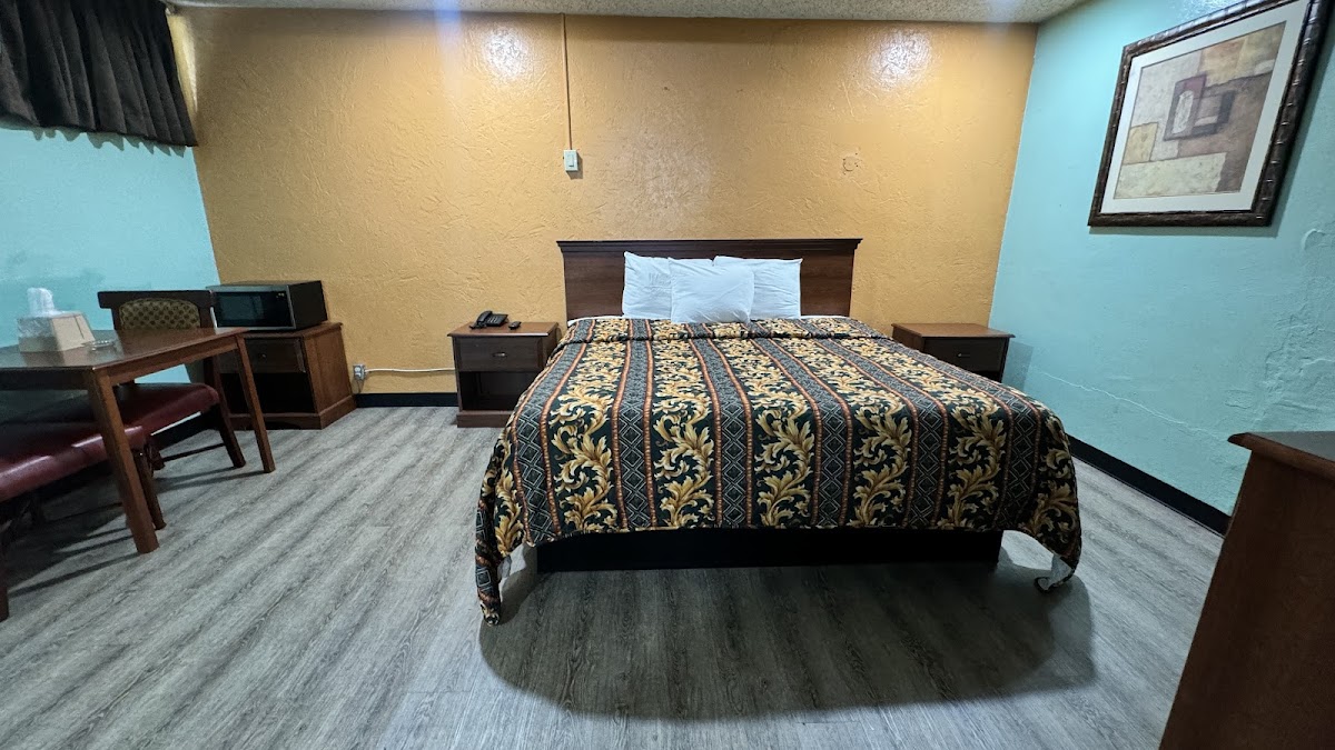 Economy Inn photo 2