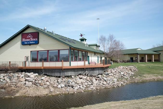 HomeTown Inn & Suites photo 2