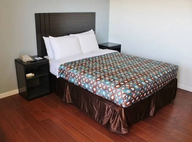Motel 6 photo 2