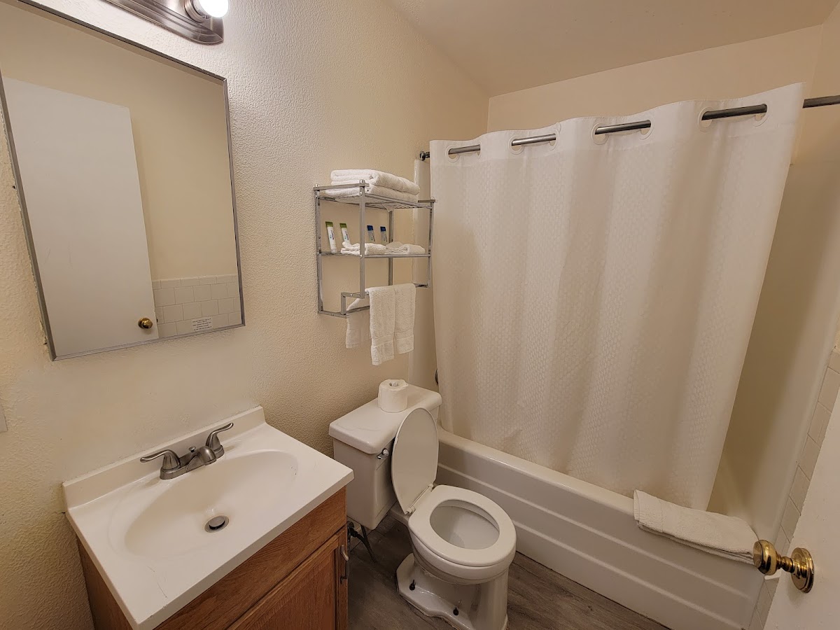 Deluxe Inn photo 3
