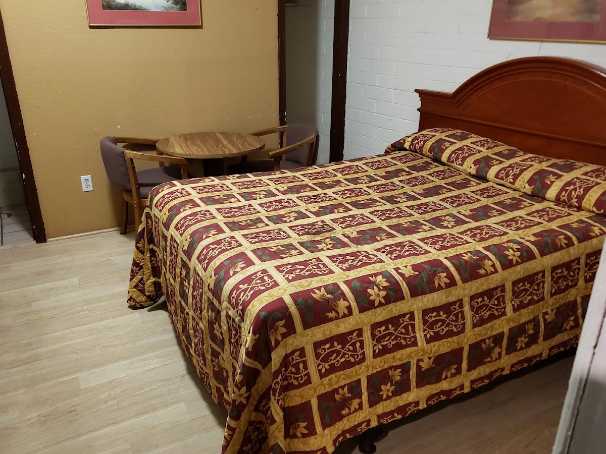 Budget Inn photo 2