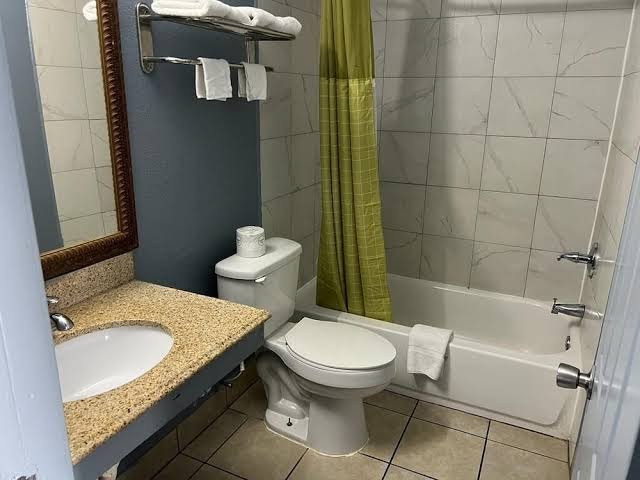 Holiday Motel photo 2