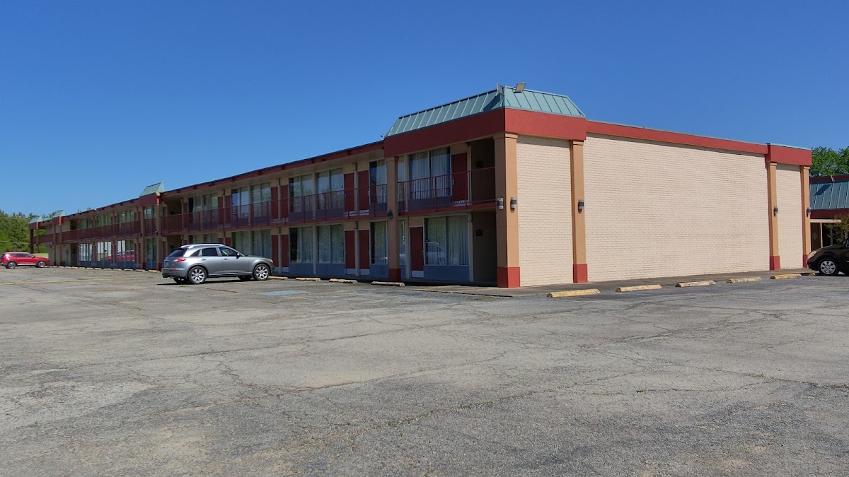 Countryside Inn & Suites