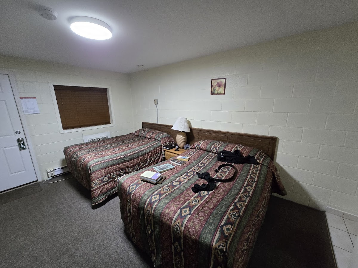 Valley Motel photo 2