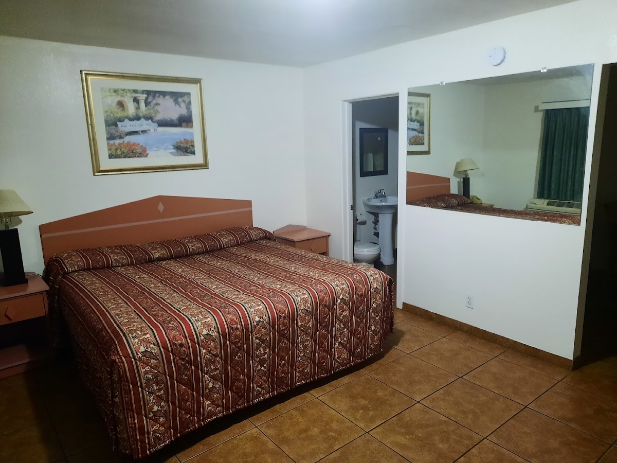 Redwood Motel photo 2