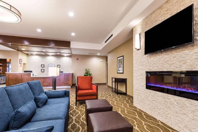 Comfort Suites photo 3