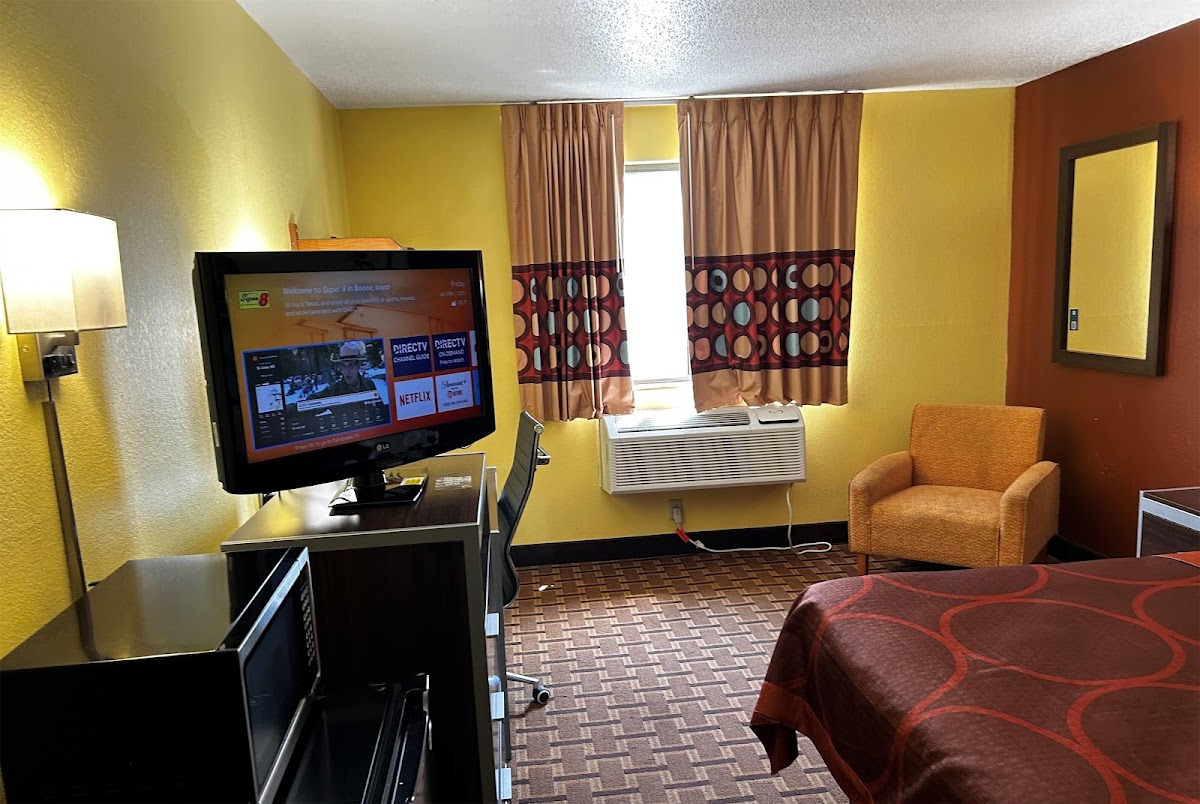 Super 8 by Wyndham Boone photo 3