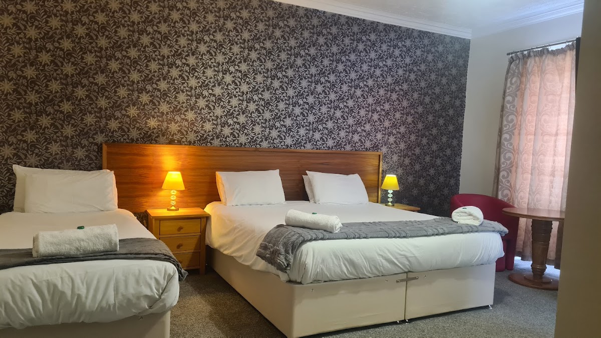 Royal Hotel photo 2