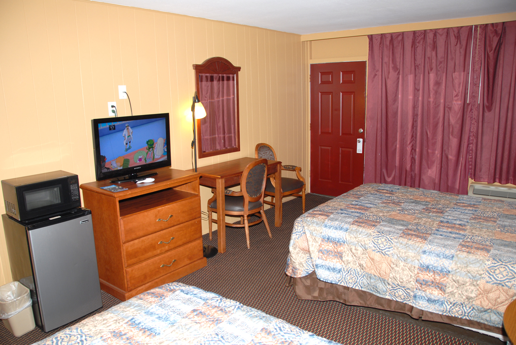 Executive Inn & Suites photo 2