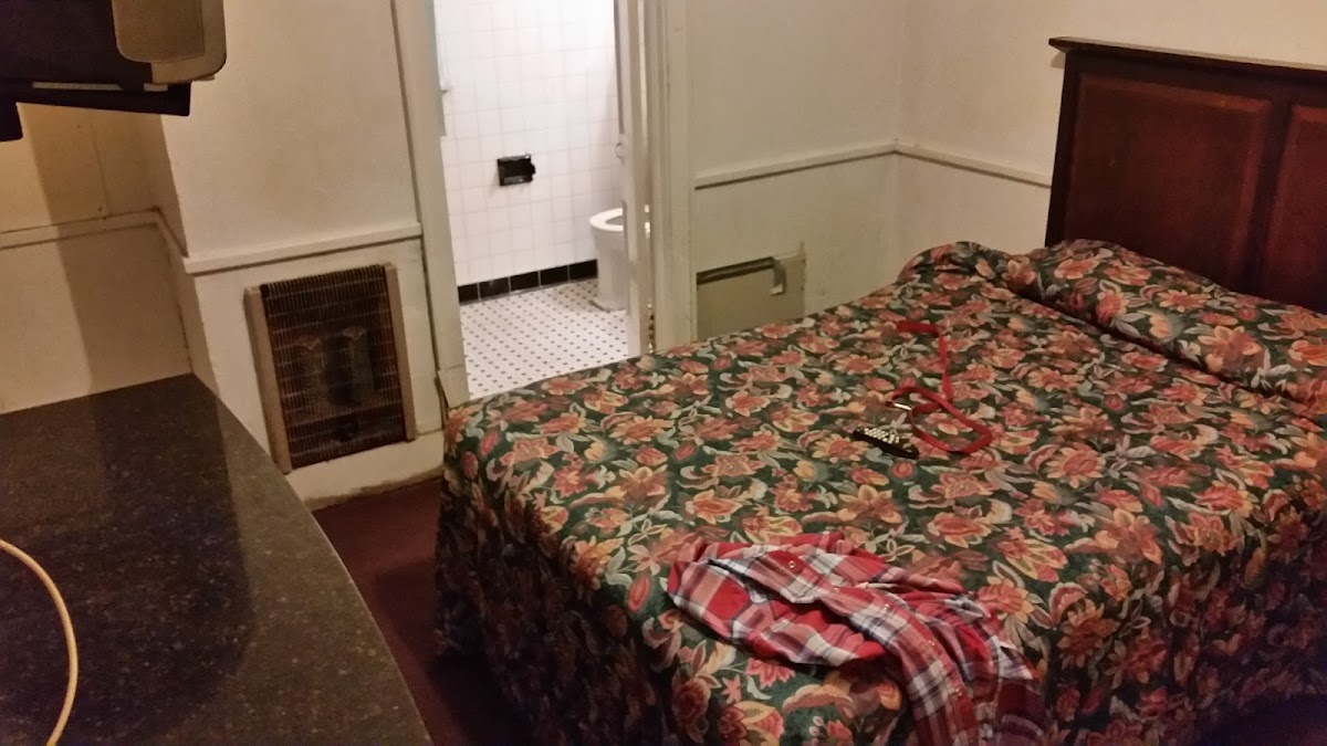 Hillcrest Motel photo 2