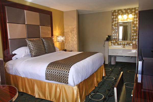 Gateway Inn & Suites photo 3