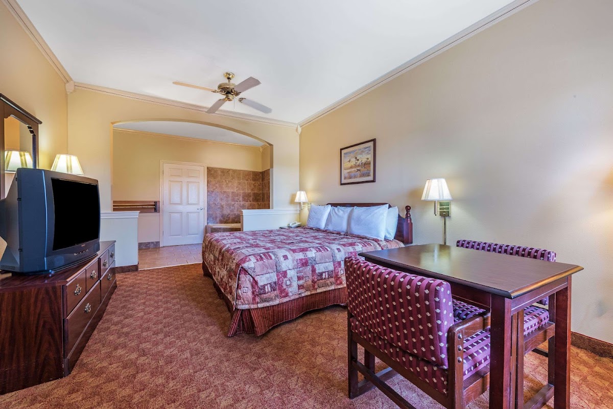 Super 8 by Wyndham Greenville photo 2