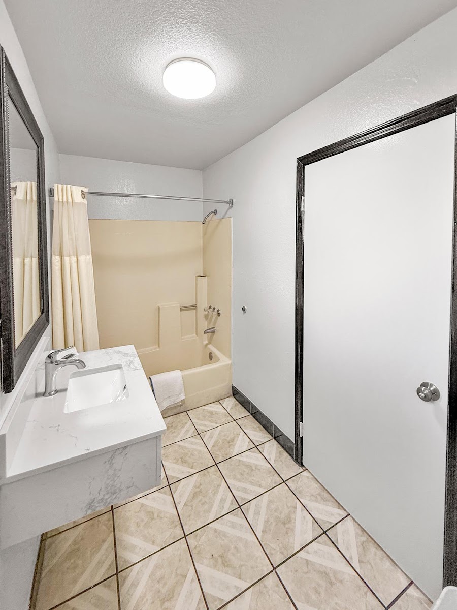 Super 7 Motel photo 3