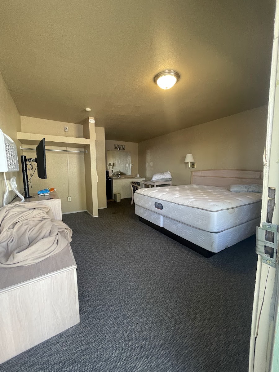 Economy Inn photo 2