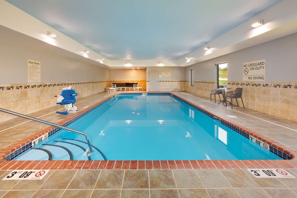Hampton Inn Clinton photo 3