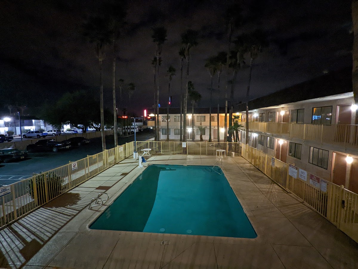 Super Inn photo 3