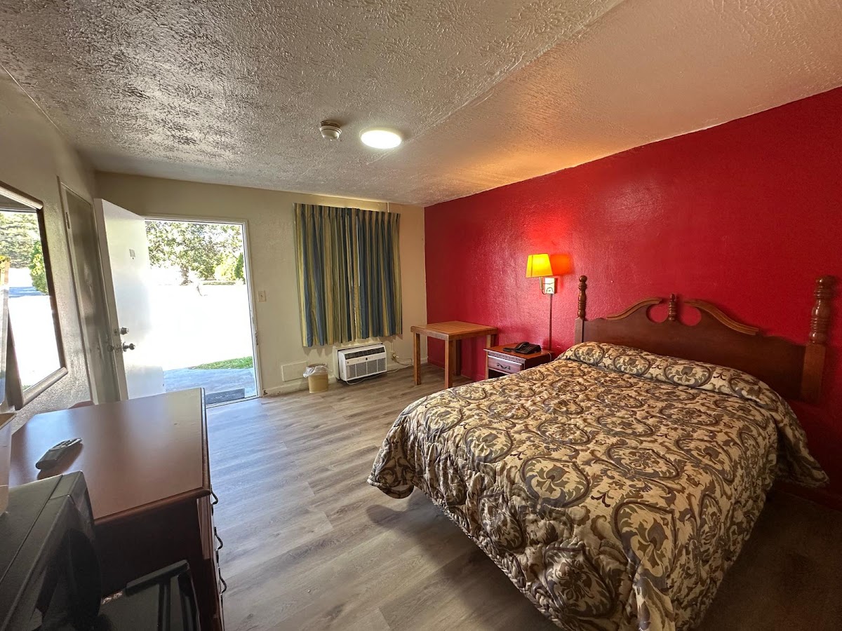 Town & Country Motel photo 2
