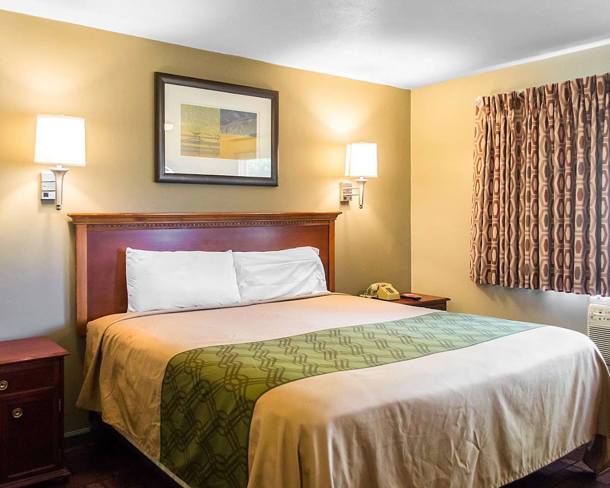 Econo Lodge photo 2