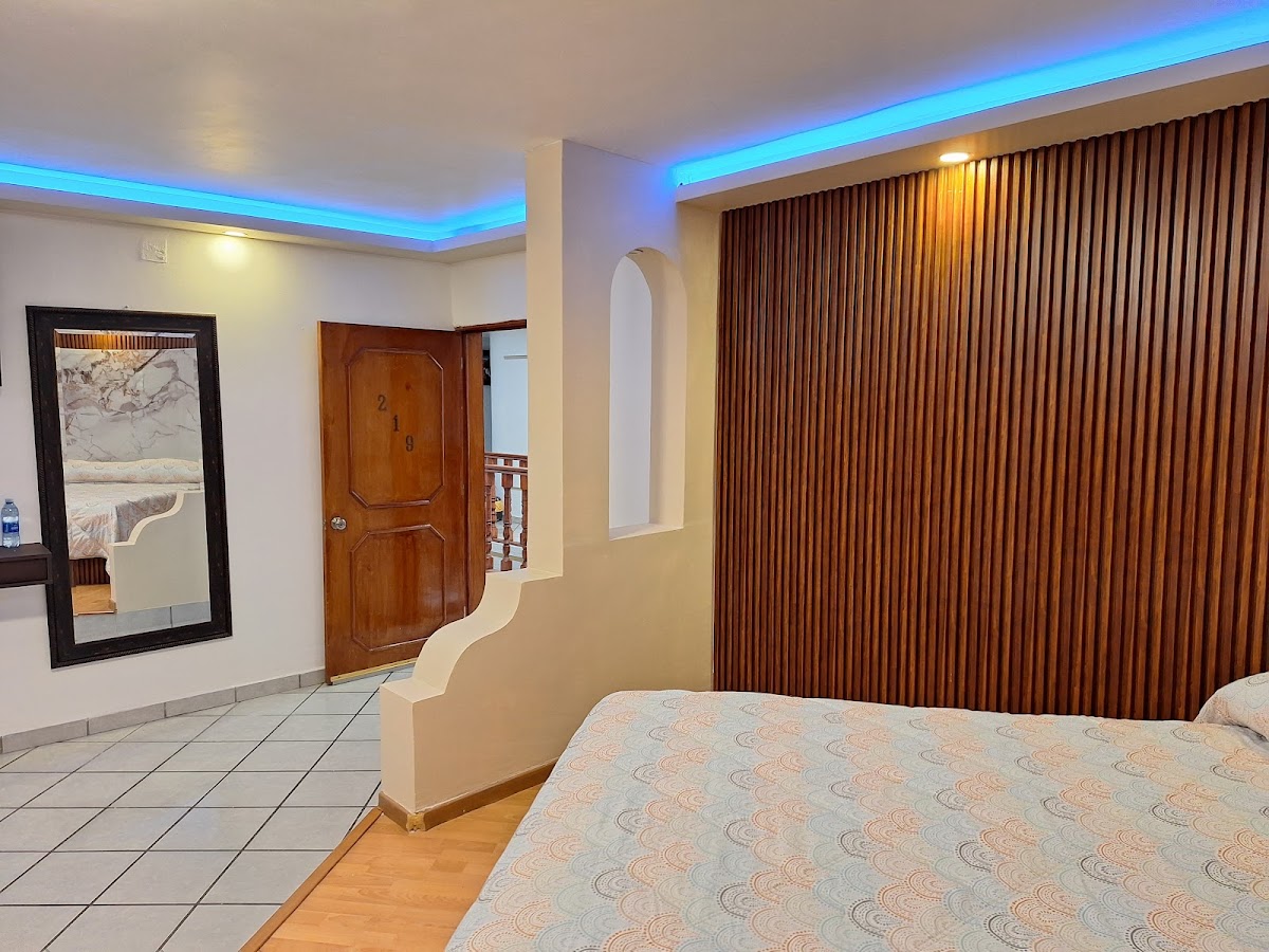 Hotel El Centenario photo 2