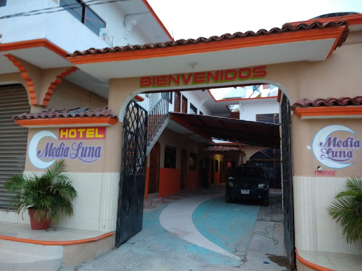 Hotel Media Luna
