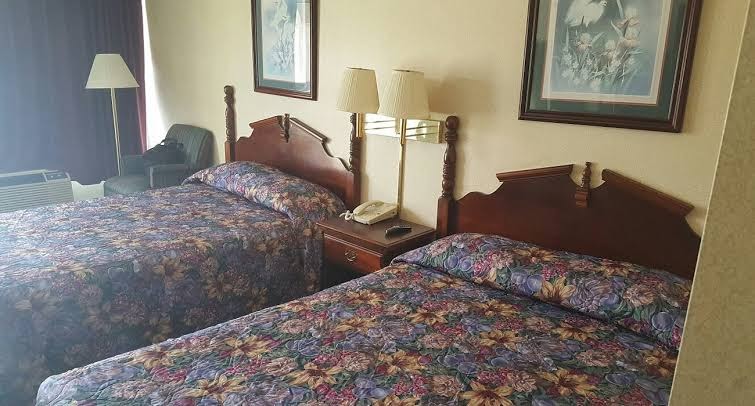 Deluxe Inn photo 2