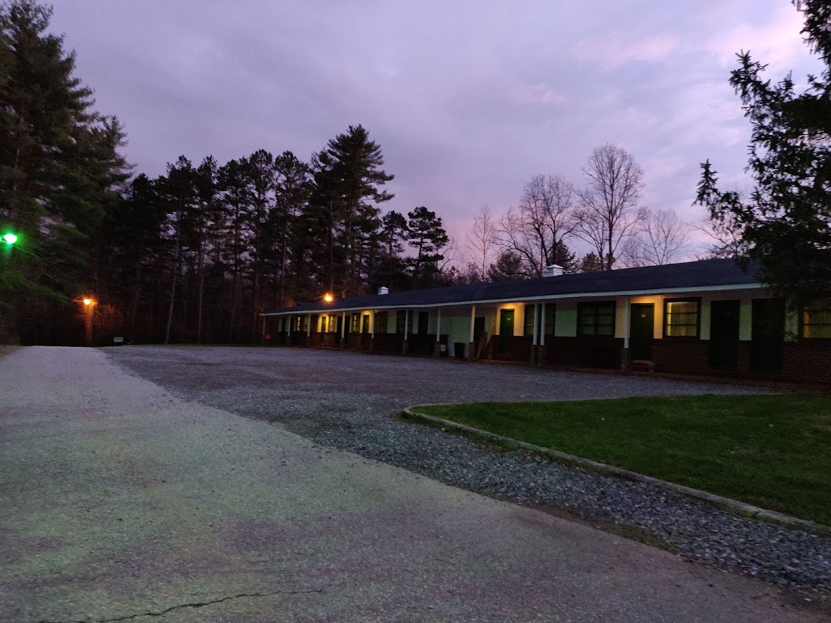 Lakeside Inn