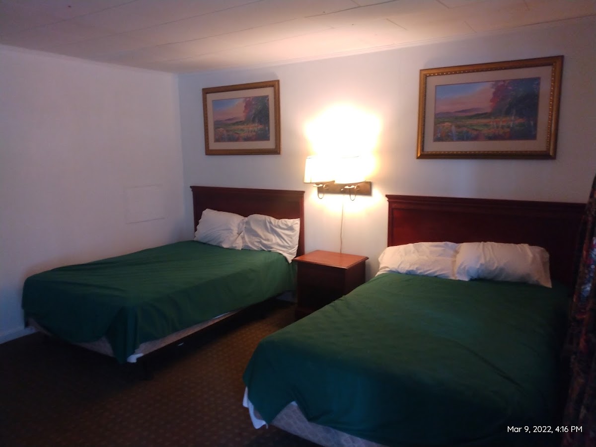 Lakeside Inn photo 2