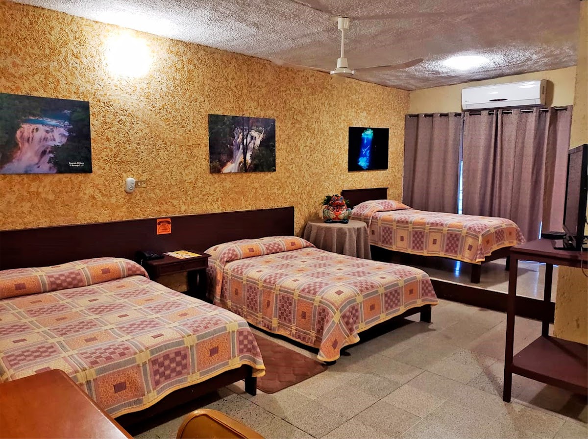 Hotel Riviera photo 2