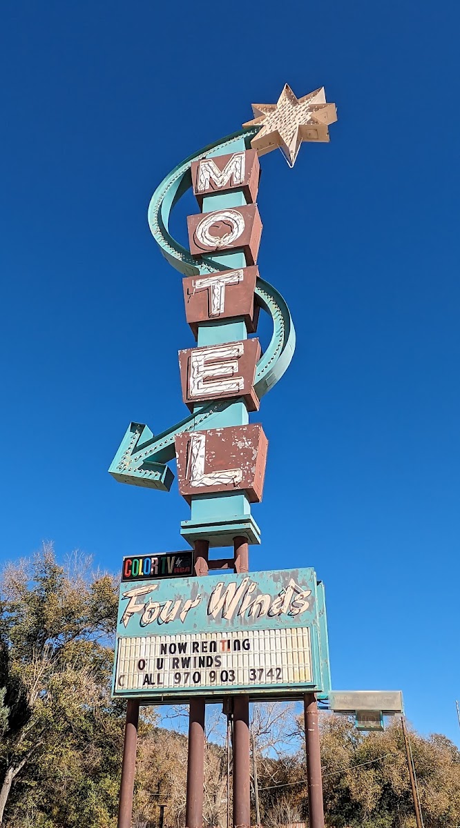 Four Winds Motel