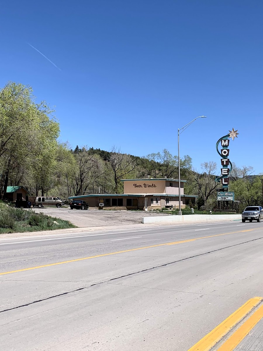 Four Winds Motel photo 3