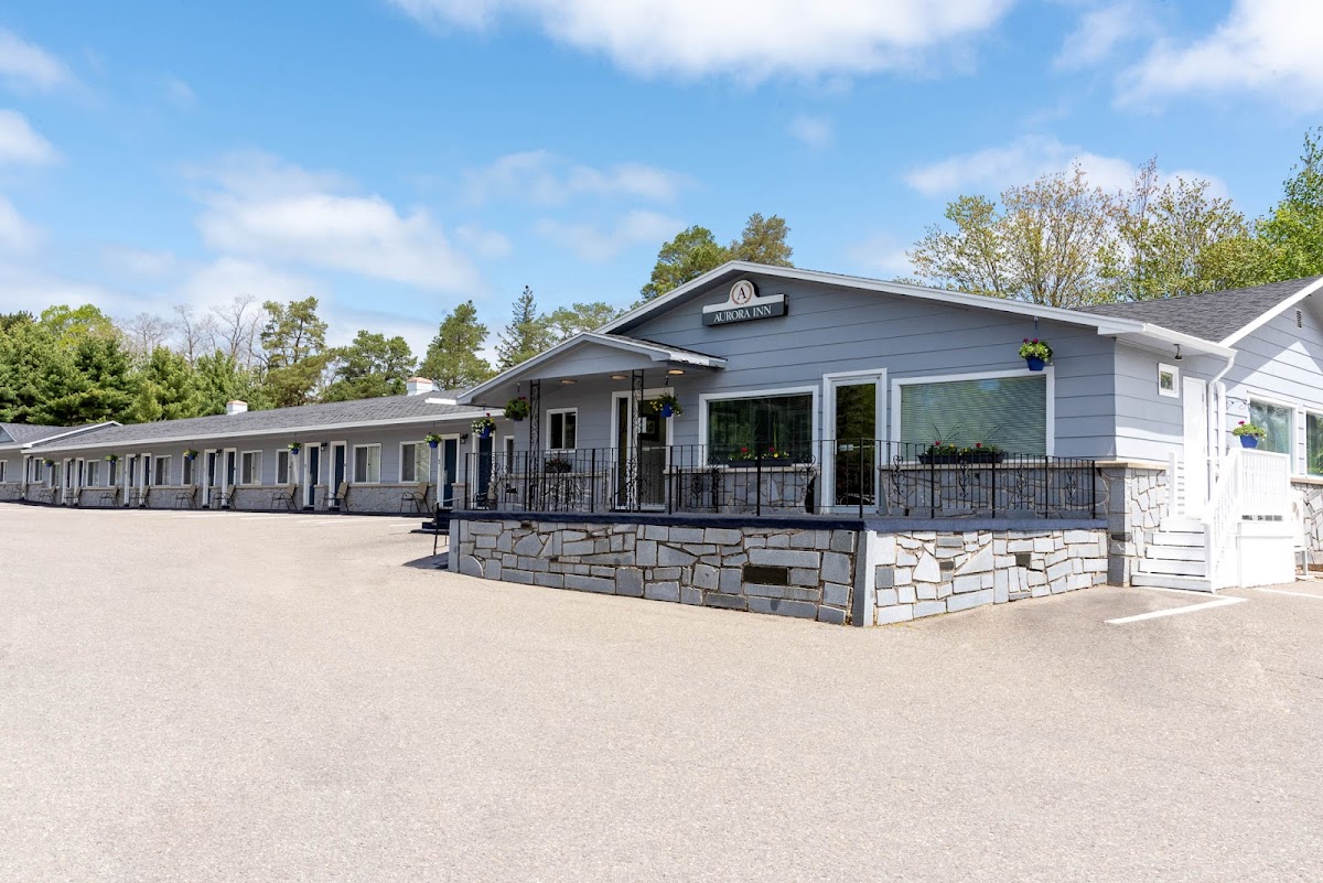 Aurora Inn