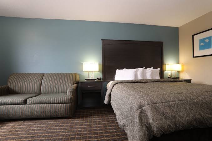 Executive Inn photo 2