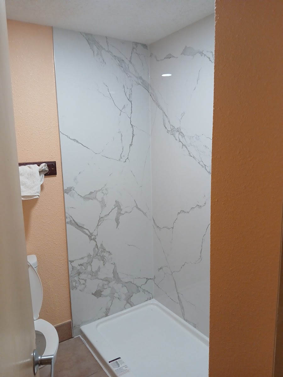 Camelot Inn photo 2