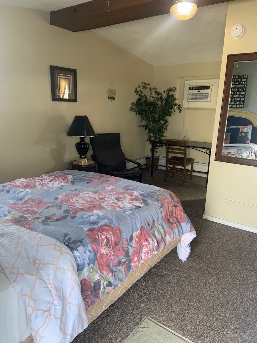 Hometown Inn photo 3