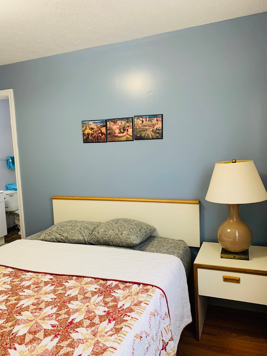 Economy Suites photo 2