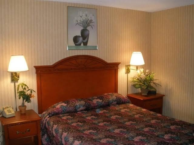 Hometown Inn