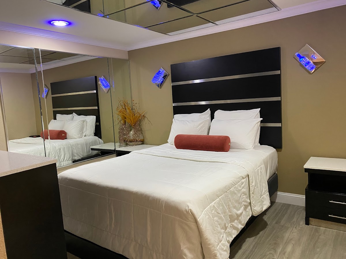 Relax Inn Motel photo 2