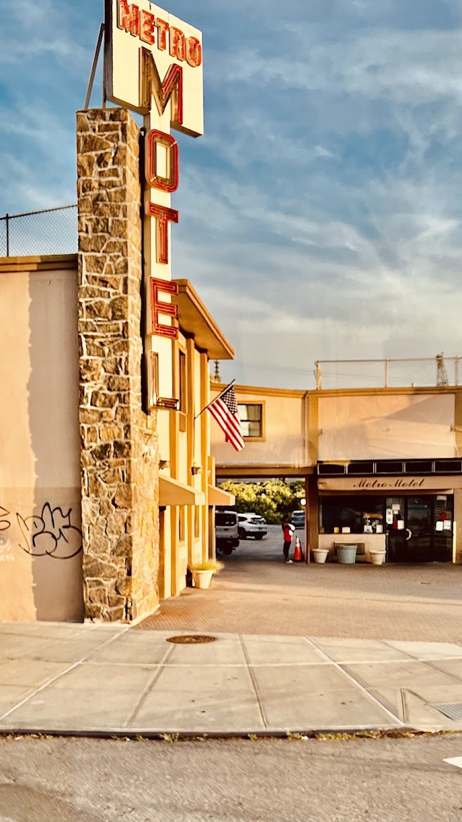 Metro Motel
