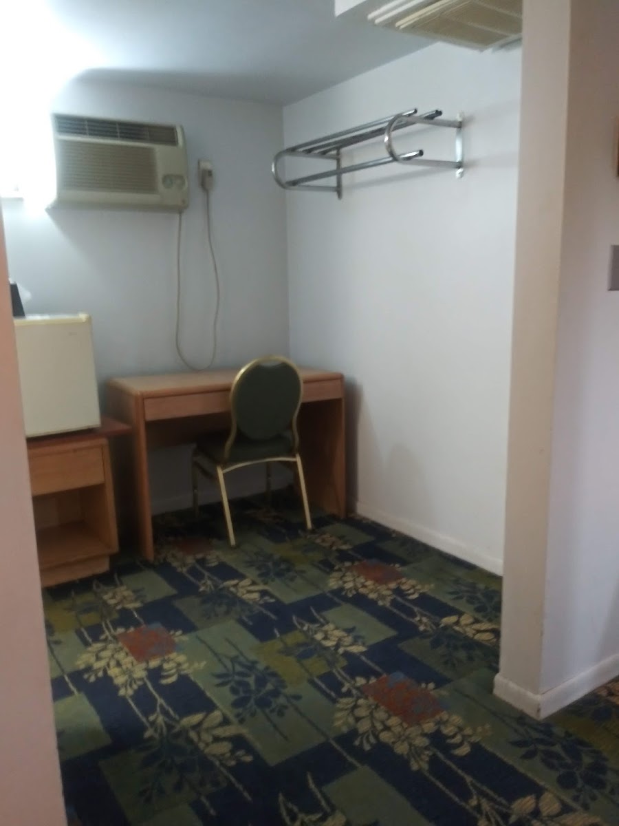 Summit Motel photo 3