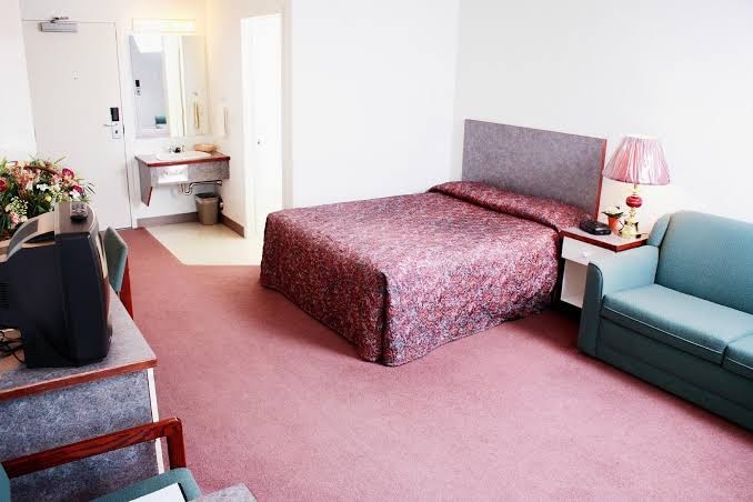 Country Club Inn photo 2
