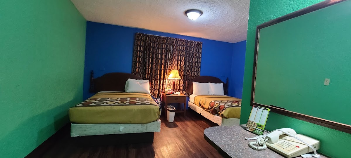 Colonial Motel photo 2