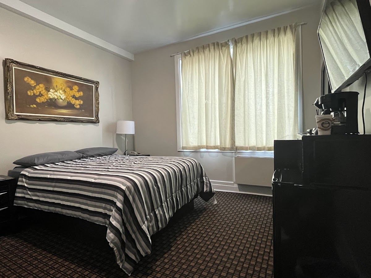 Royal Hotel photo 2