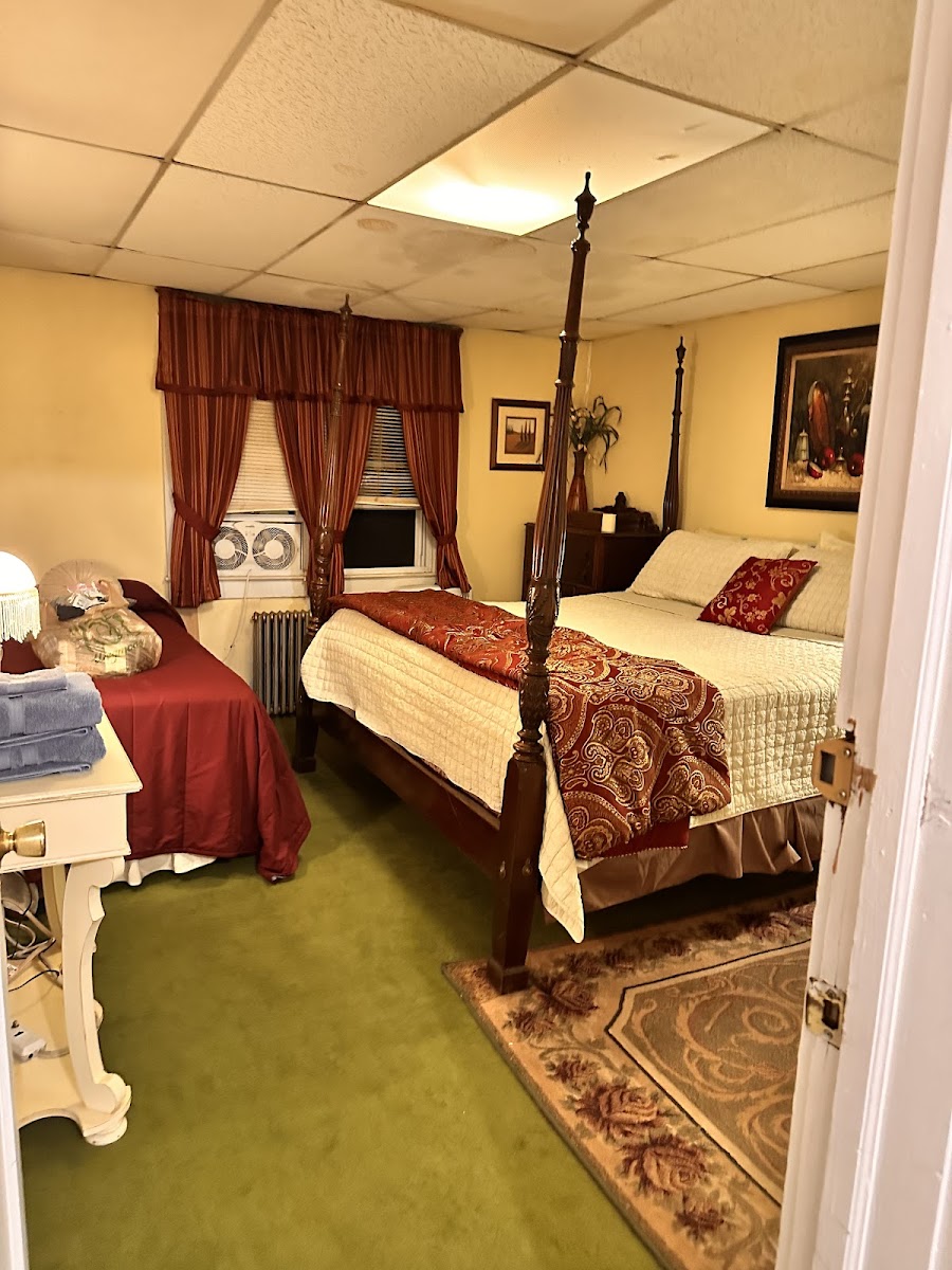 Colonial Inn photo 2
