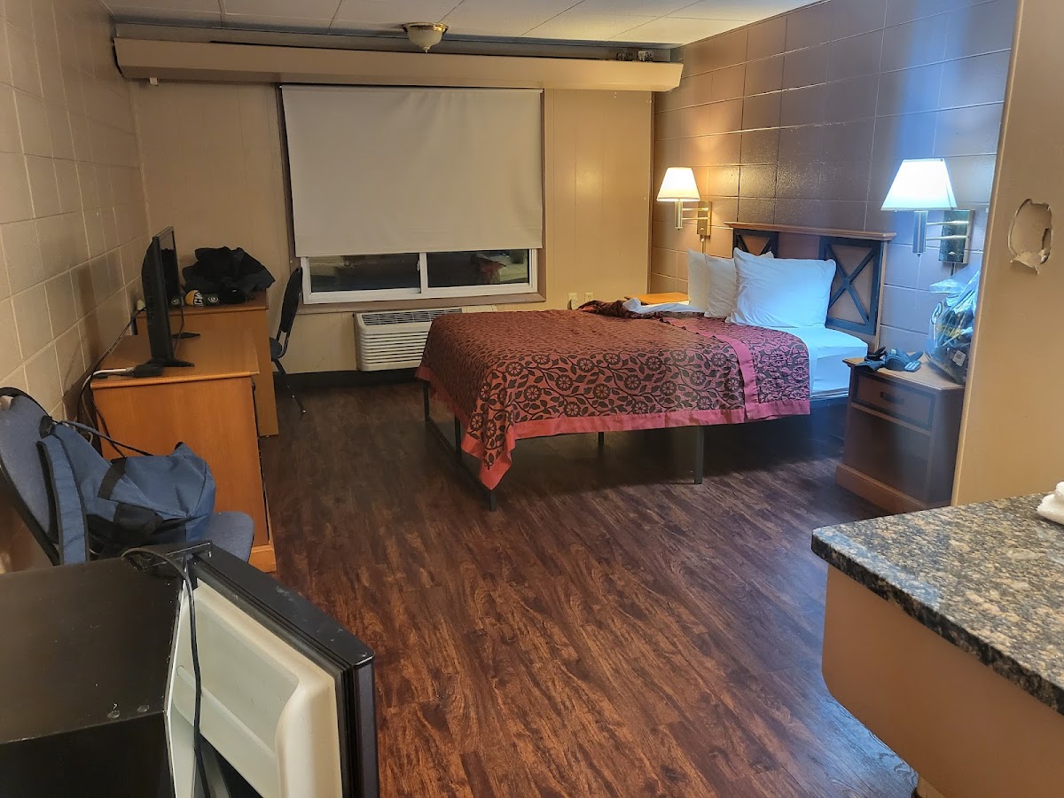 Economy Inn photo 2